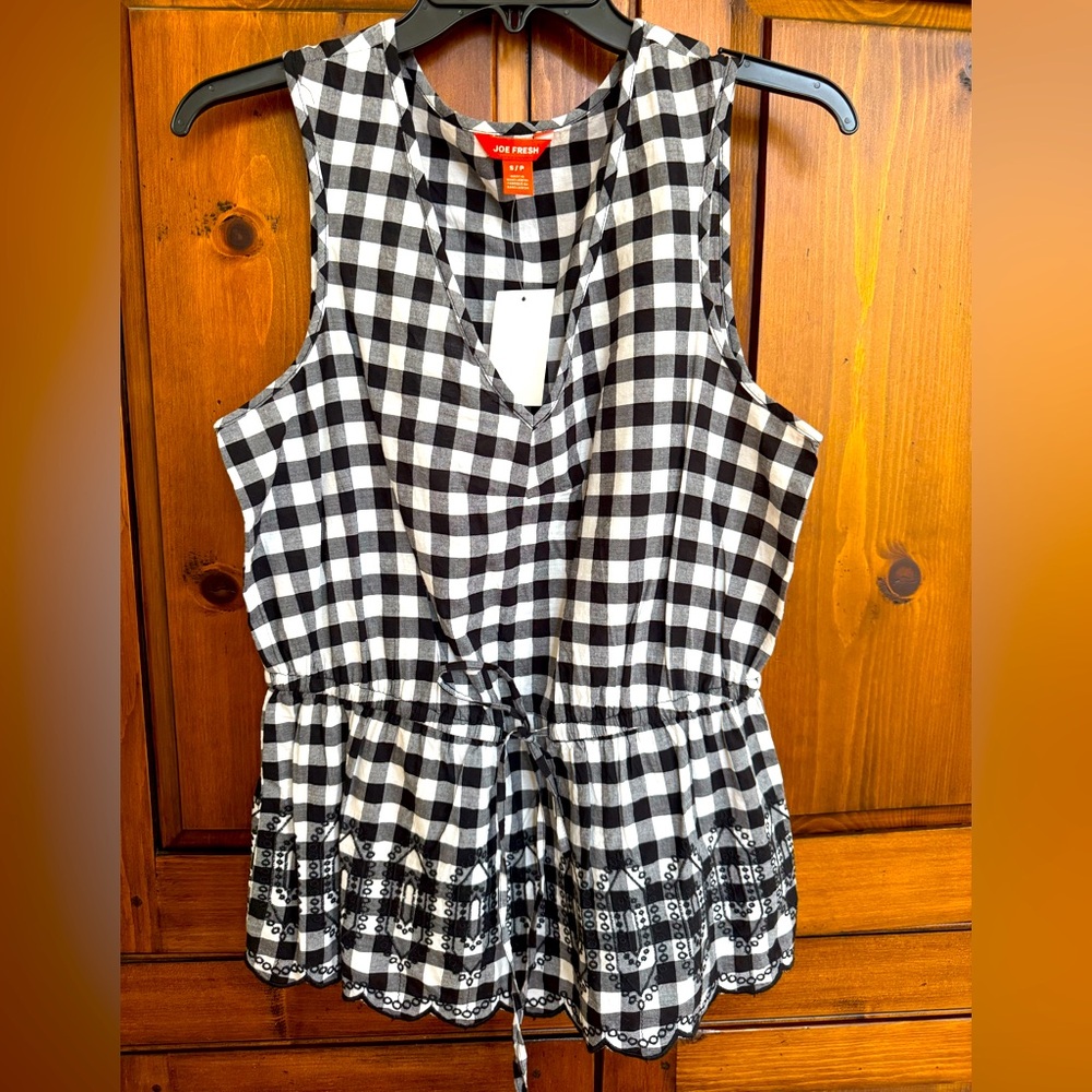 Joe Fresh Size Small black-and-white sleeveless with embroidered finish top. NWT